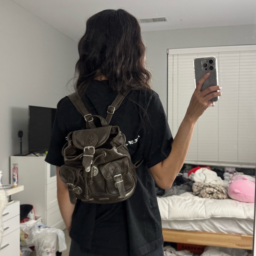 Vintage Leather Backpack - Picture 9 of 9